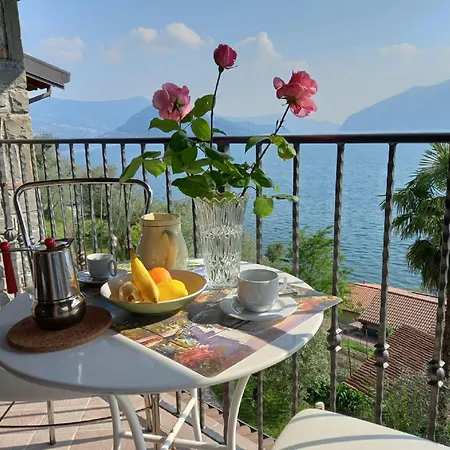 By Iseo With Stunning Views Apartment
